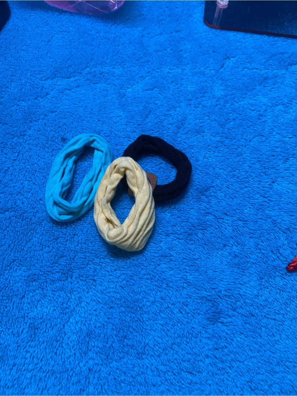 Hair clips, claws and ties